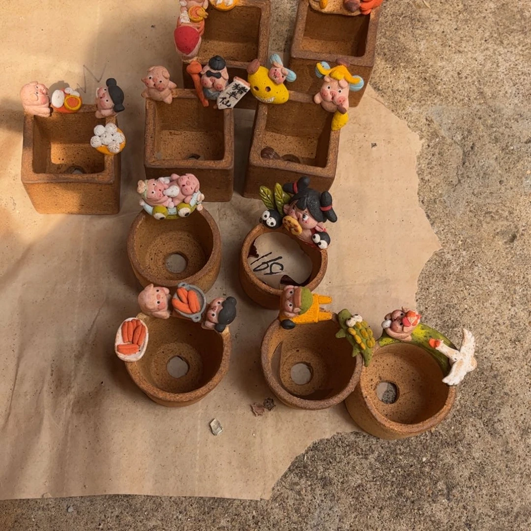 缘***泥塑古镇炻陶花盆含瑕疵