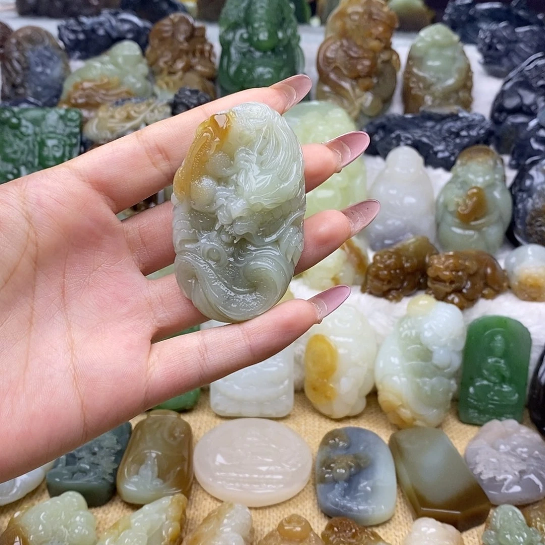 和田玉未镶嵌颈饰