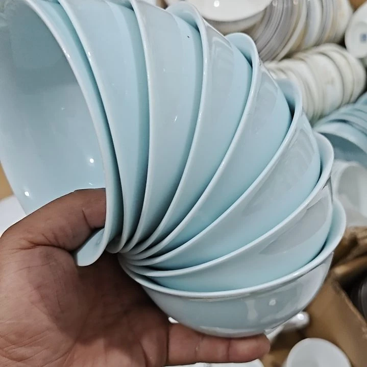 瓷景德镇青瓷4.75寸吃饭碗8个微瑕疵