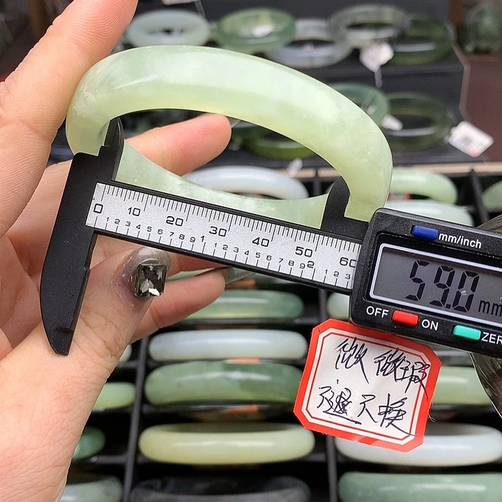 蛇纹石玉手镯未镶嵌562