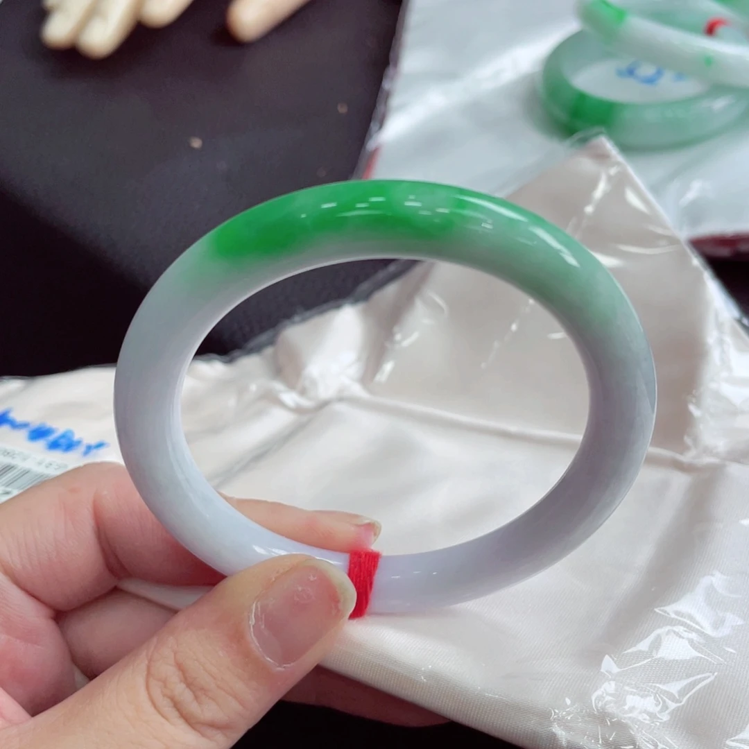 翡翠未镶嵌手镯翡翠
