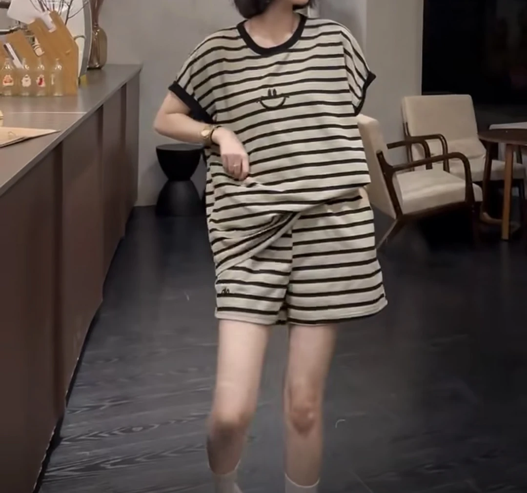 简约条纹宽松休闲休闲运动套装时尚撞色圆领运动减龄