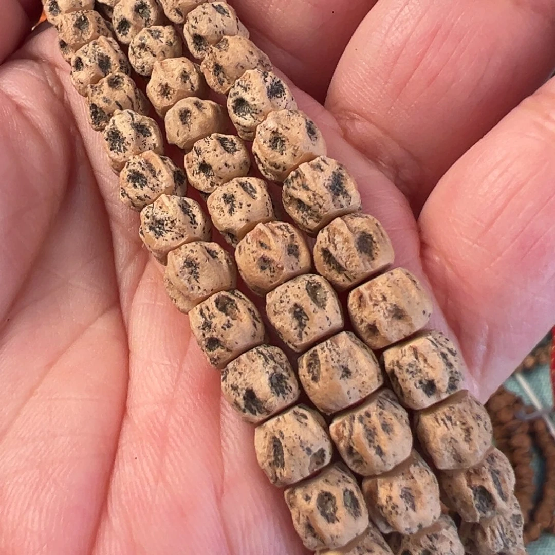 柏香籽/百香籽吊坠F955