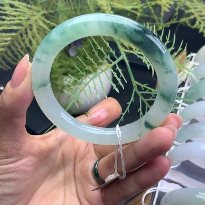 翡翠未镶嵌手镯天然翡翠手镯