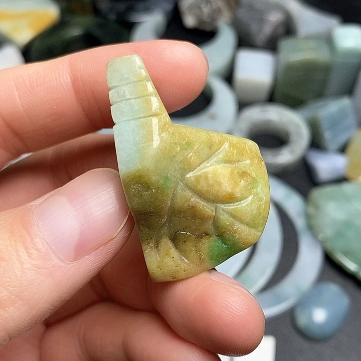 翡翠未镶嵌颈饰天然翡翠42