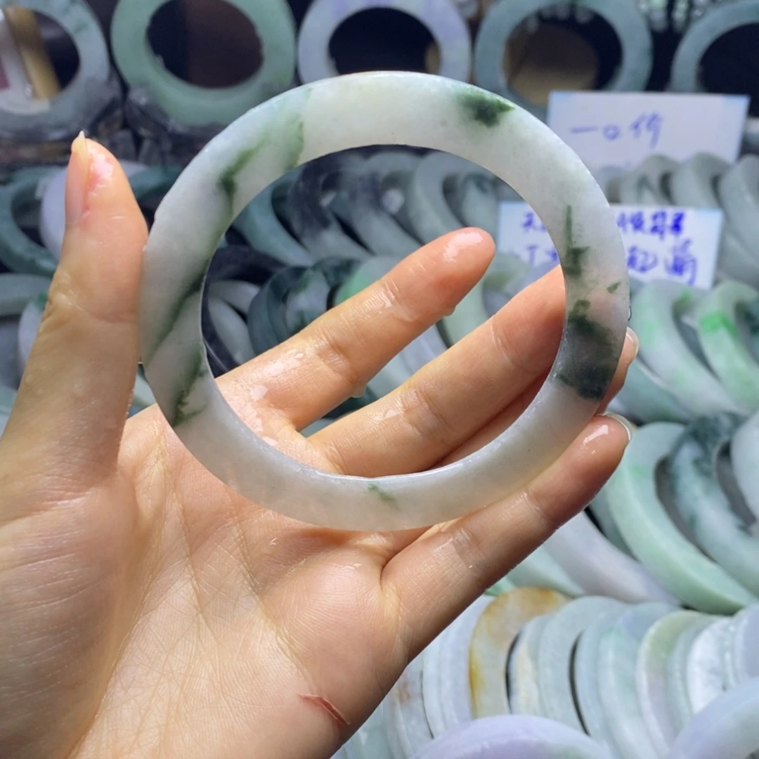 定制翡翠未镶嵌手镯