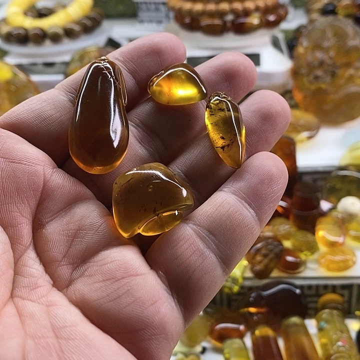 未镶嵌琥珀珠宝奇石吊坠