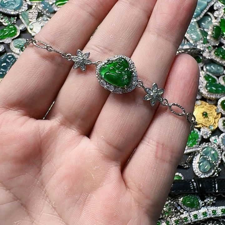 翡翠颈饰未镶嵌天然A货翡翠放漏