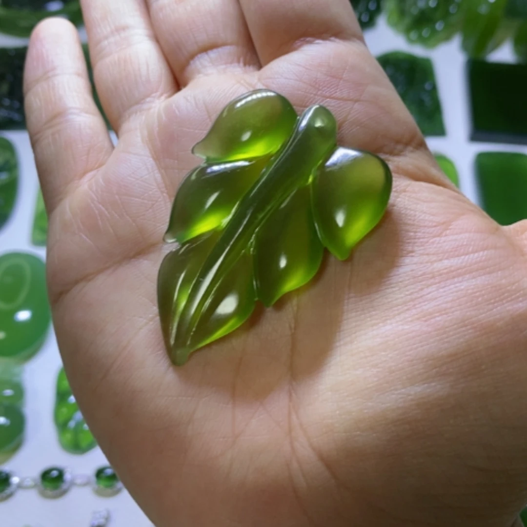 【闪购商品】蛇纹石玉颈饰未镶嵌