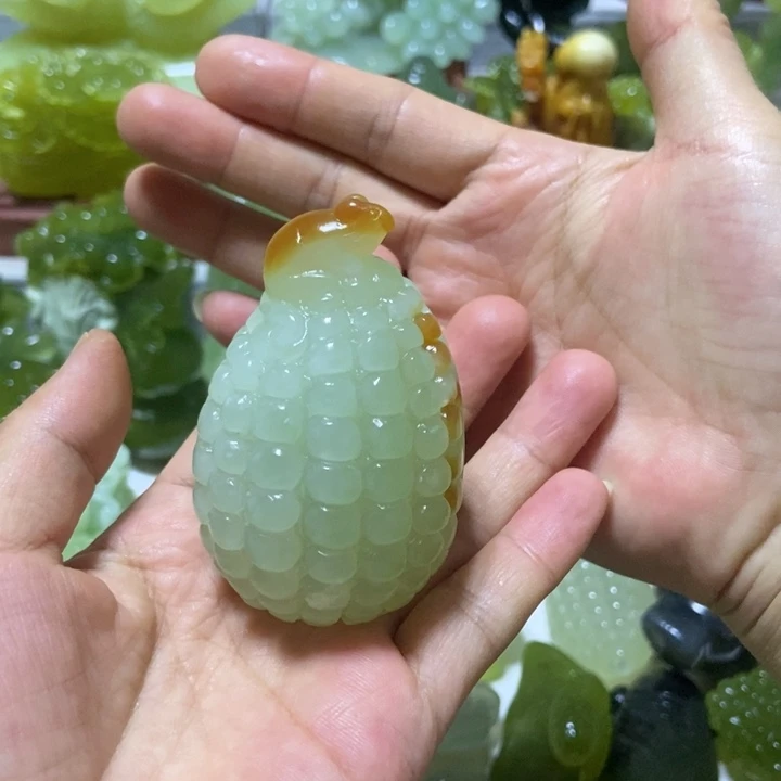 【闪购商品】未镶嵌蛇纹石玉把件不****白