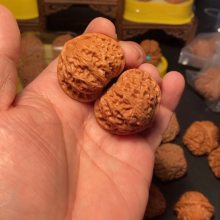 沙***伤文玩核桃吊坠41尺，宫灯