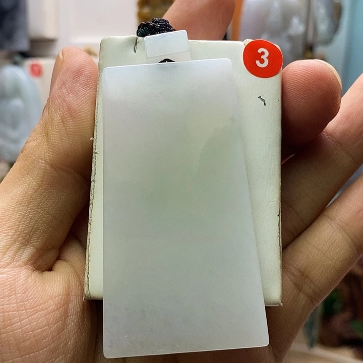 ·***n颈饰未镶嵌翡翠每天