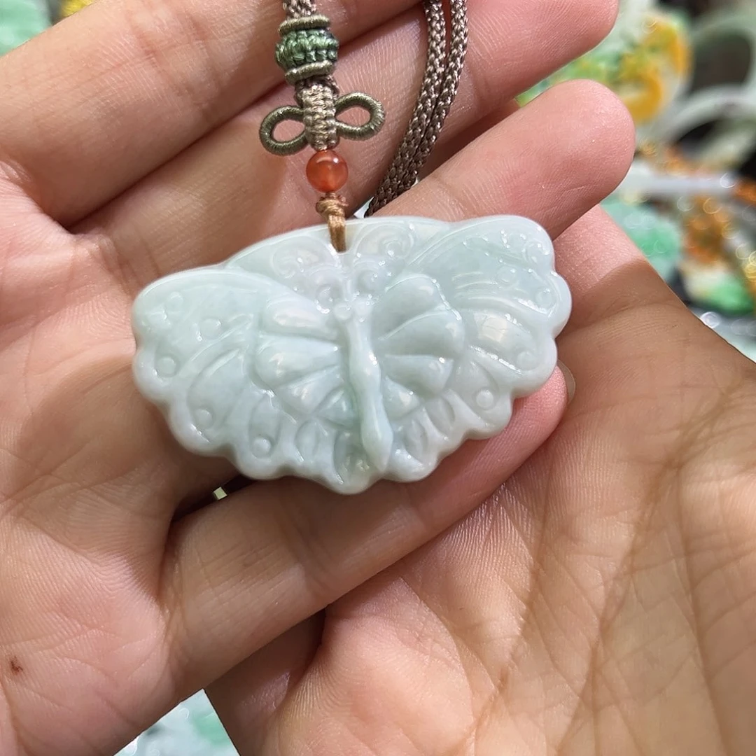 翡翠未镶嵌颈饰待编织