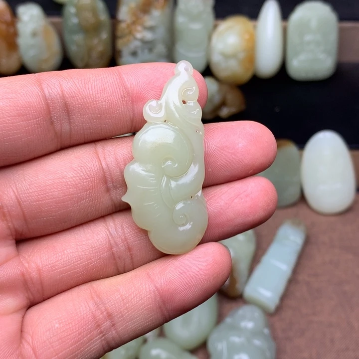 和田玉（糖玉）未镶嵌颈饰