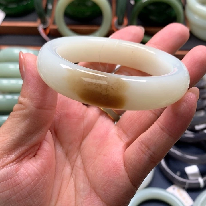 【闪购商品】未镶嵌手镯和田玉