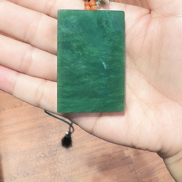 喵***姐和田玉未镶嵌颈饰