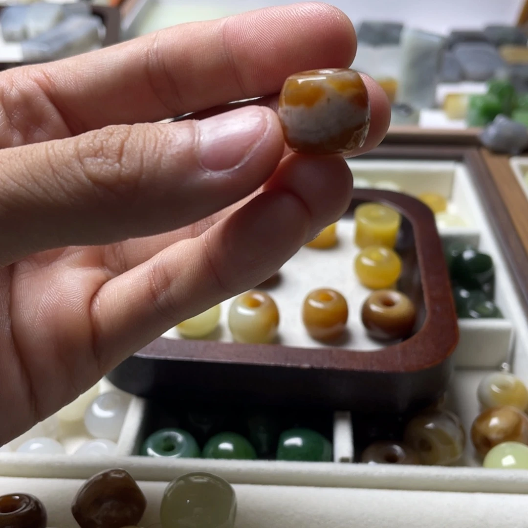 ****宝和田玉（糖玉）未镶嵌颈饰