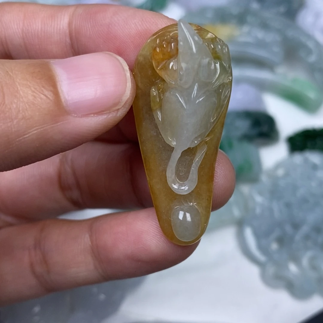 翡翠未镶嵌颈饰翡翠