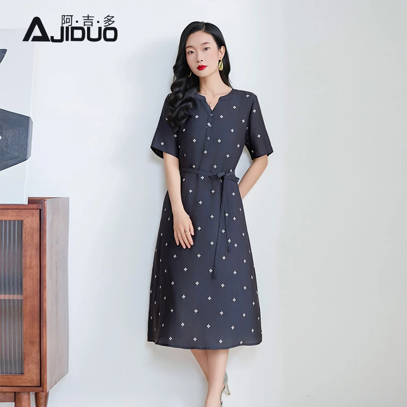 阿吉多短袖连衣裙女夏季新款高级时尚绣花系带收腰气质大码长裙子
