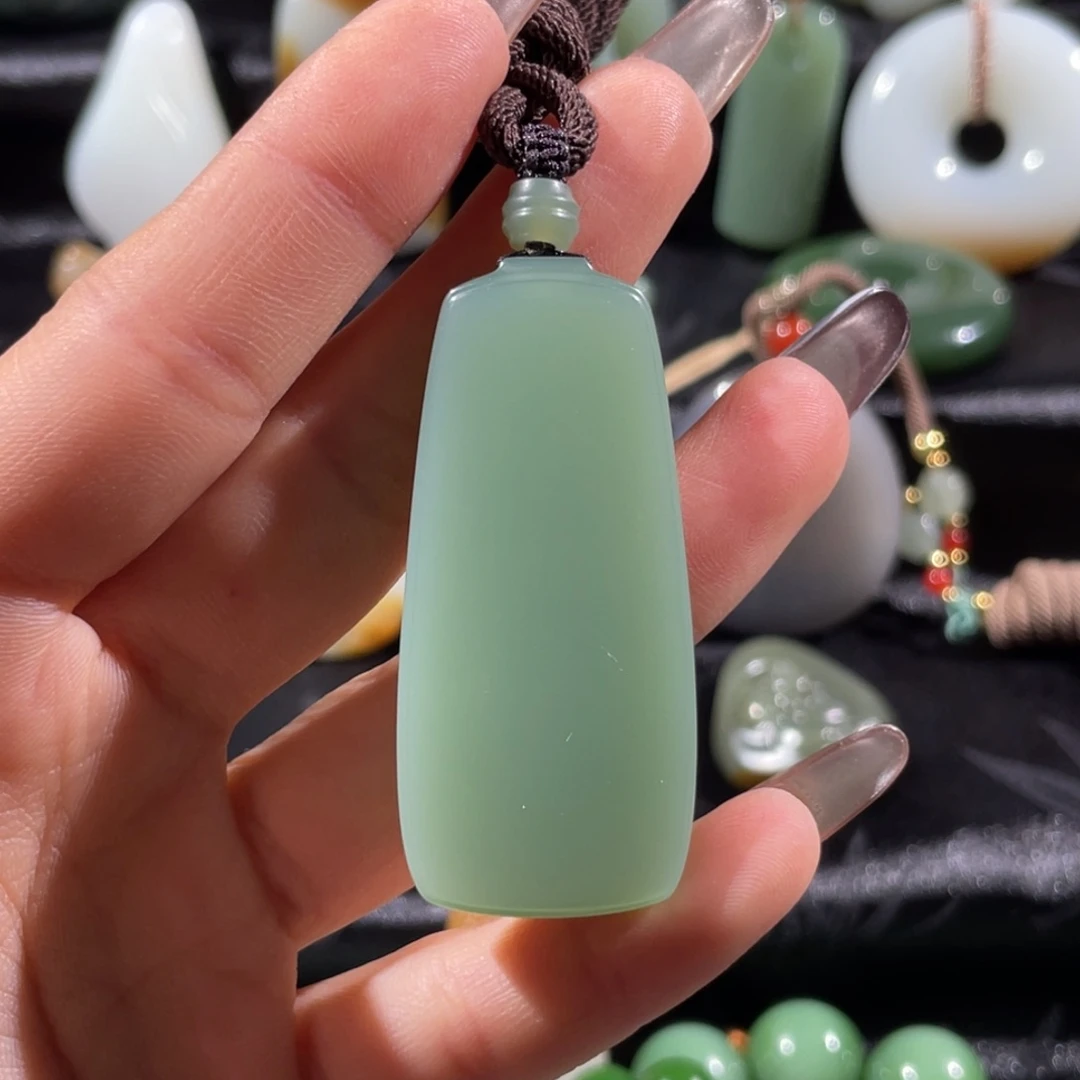 和田玉吊坠(赠链)未镶嵌