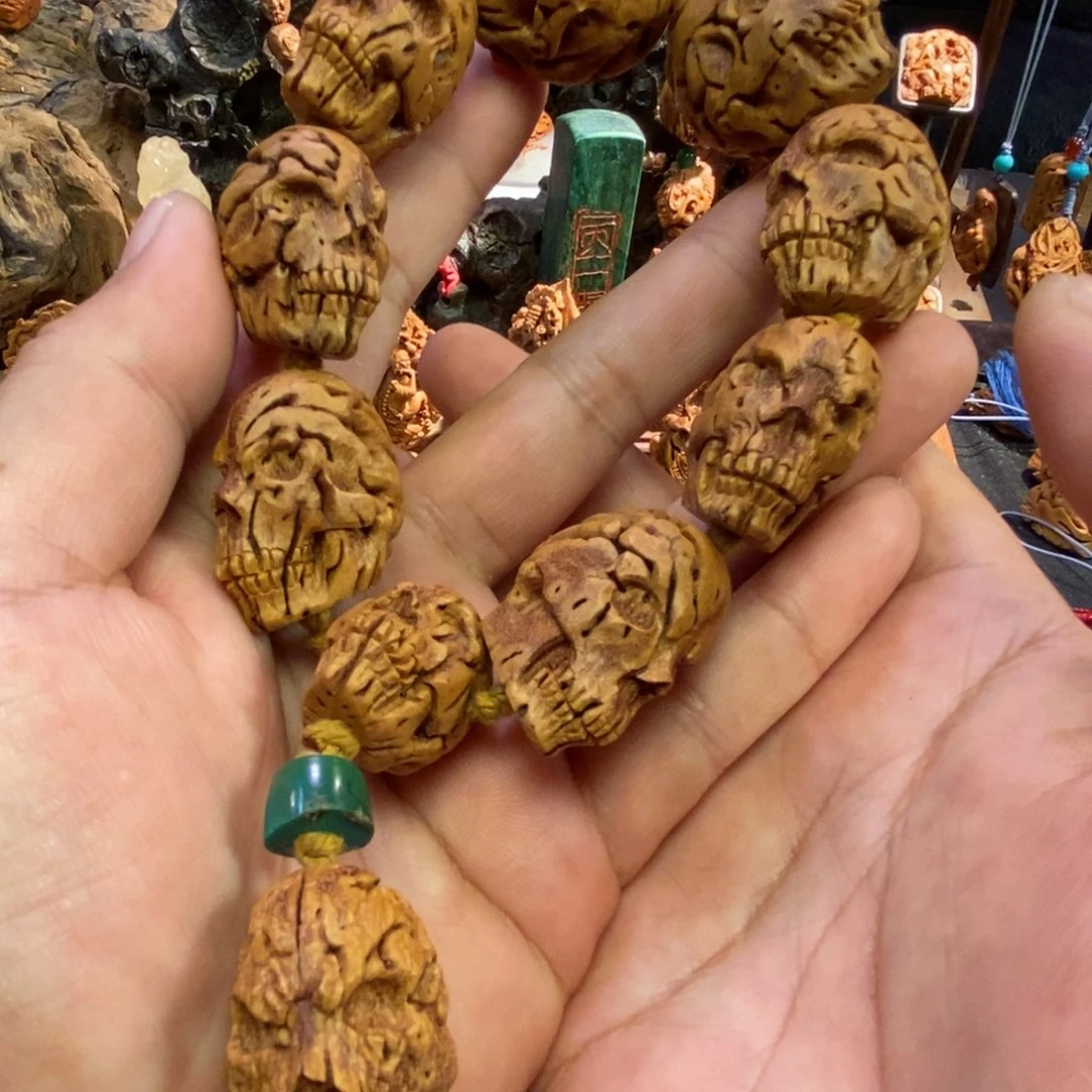骷髅头潍坊核雕桃核雕刻