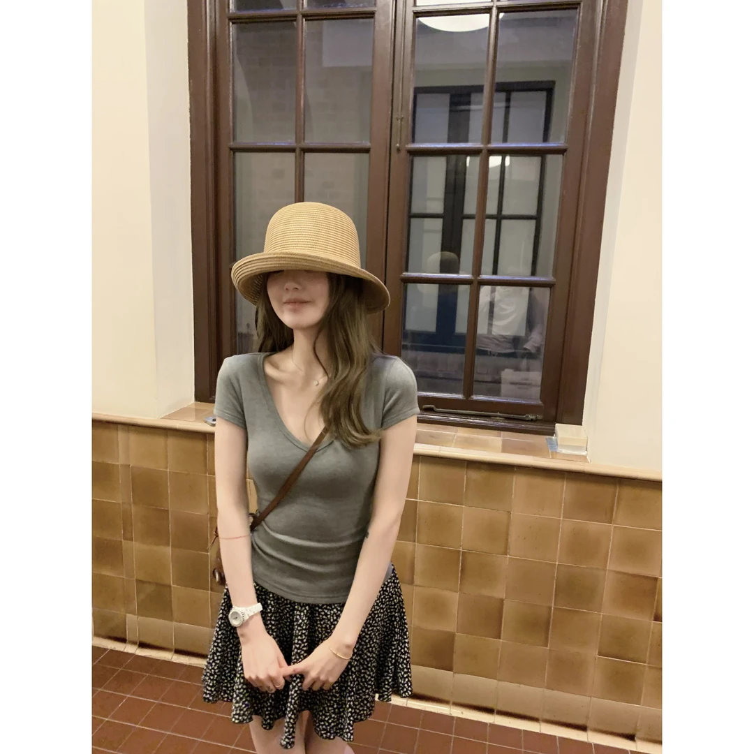 韩系夏季纯色修身法式气质V领T恤小众温柔性感高腰显瘦紧身短袖辣