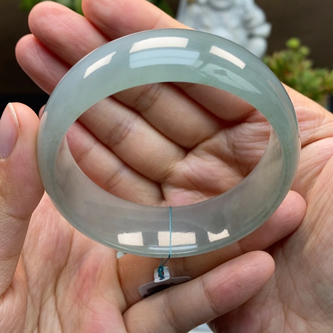 翡翠手镯未镶嵌天然