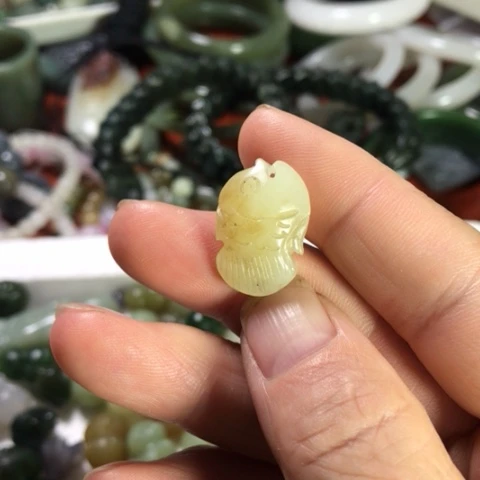 未镶嵌和田玉（糖玉）珠宝半成品