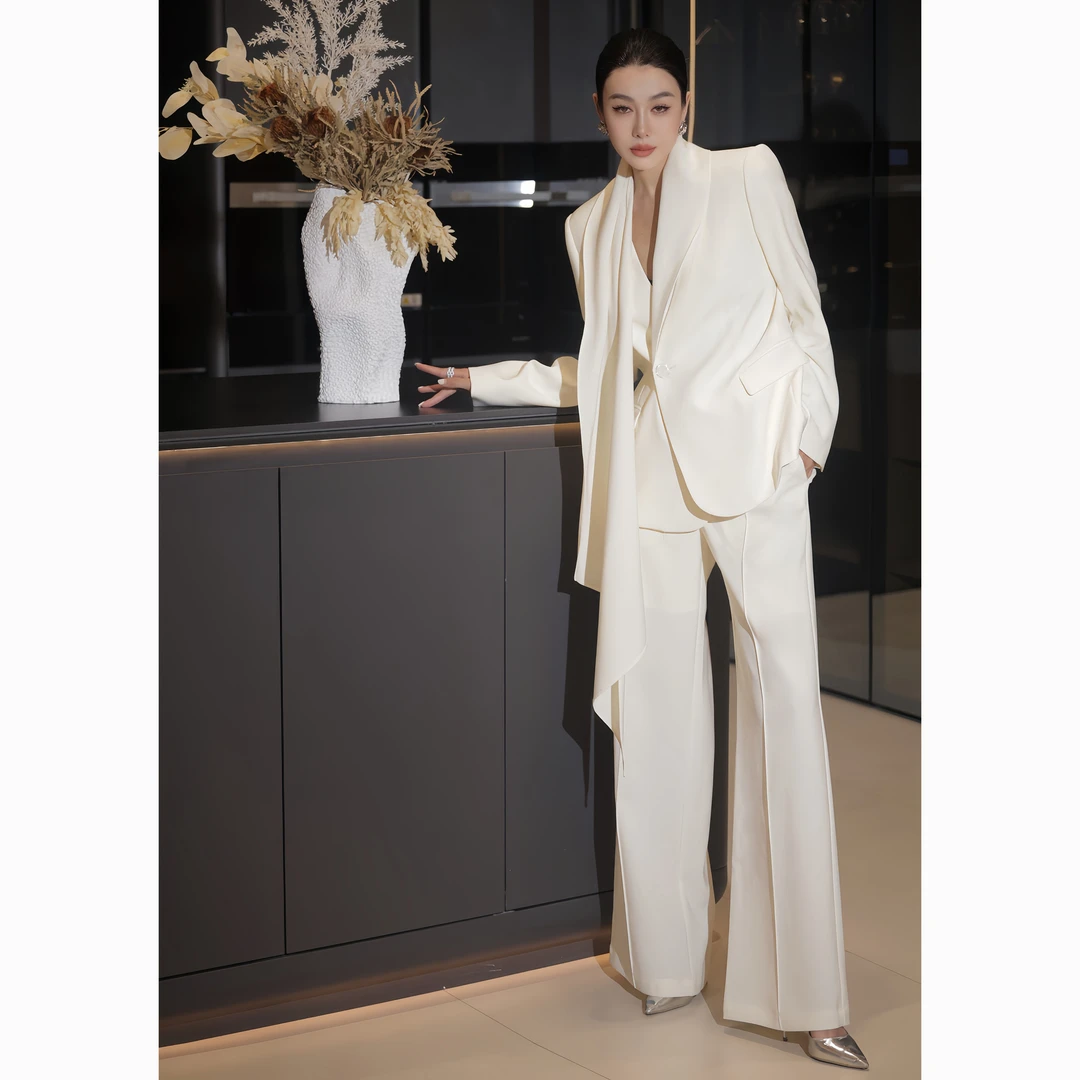 ZEROYK时尚套装设计感御姐气质围巾领白色西服阔腿裤职业两件套