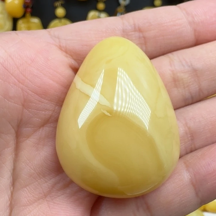 蜜蜡未镶嵌珠宝奇石