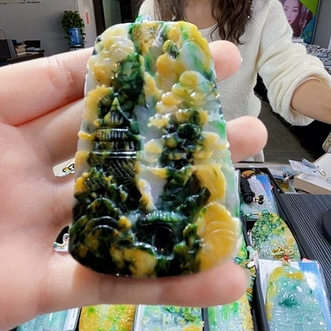 翡翠未镶嵌颈饰翡翠