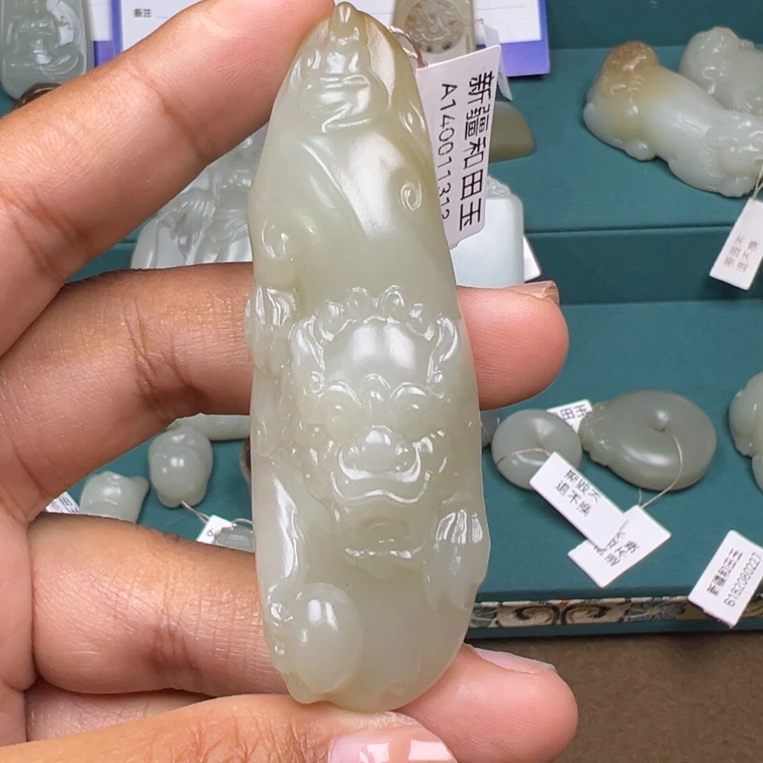 和田玉颈饰未镶嵌