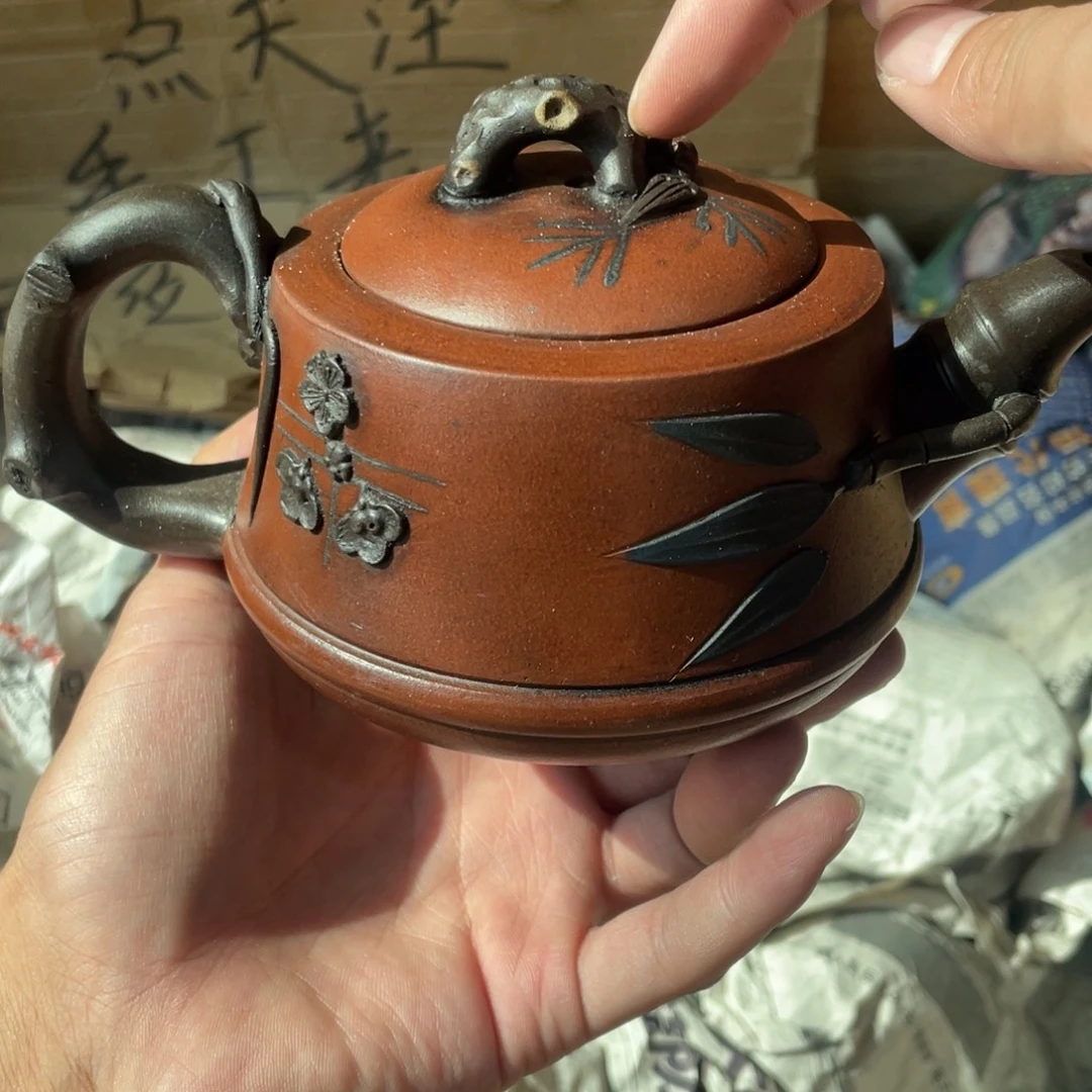 茶壶紫砂老厂紫砂壶一件。