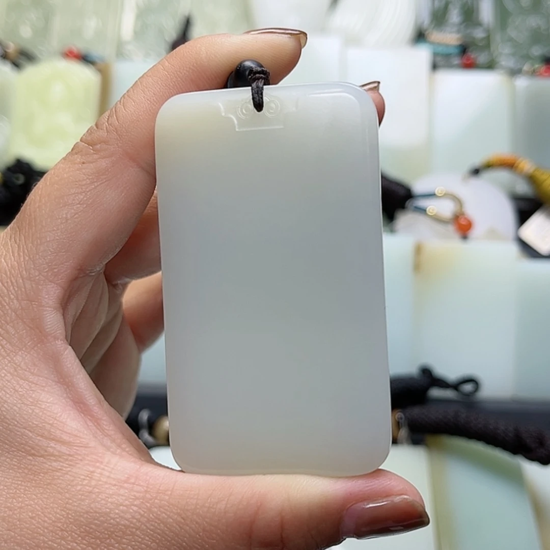 【闪购商品】颈饰未镶嵌和田玉玩****生