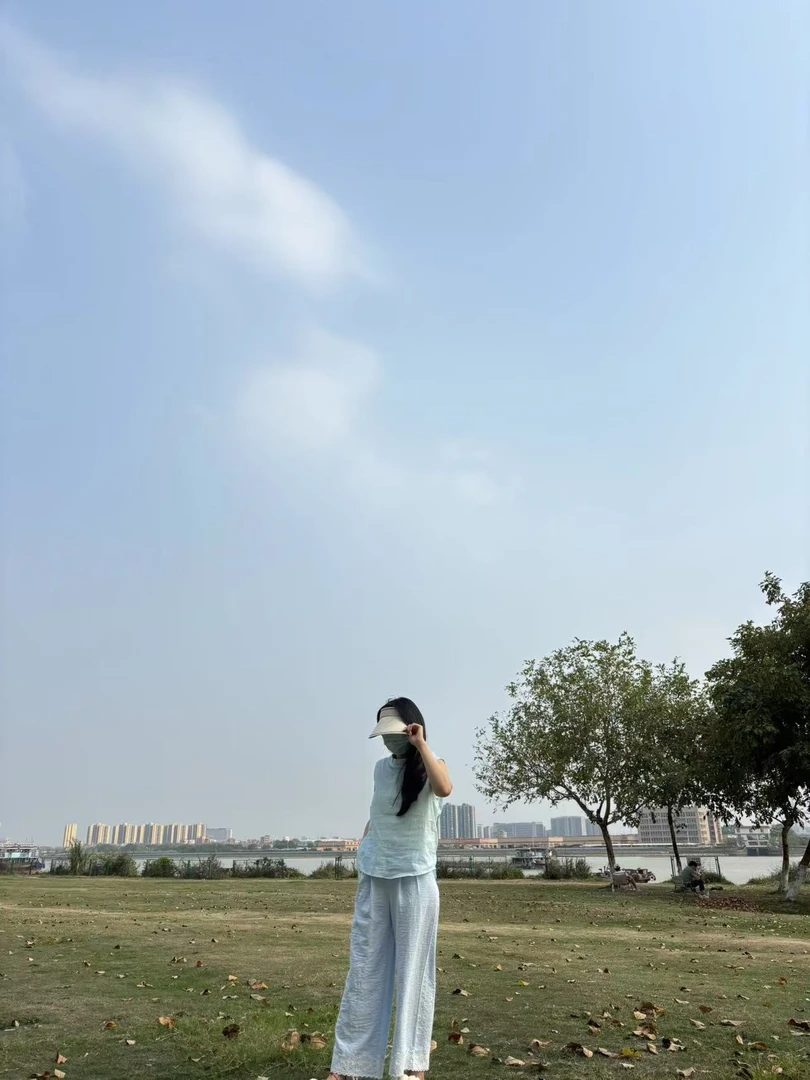 2025爆款夏季宽松型麻棉无袖上衣高腰韩版直筒显瘦时尚百搭奶芙裤