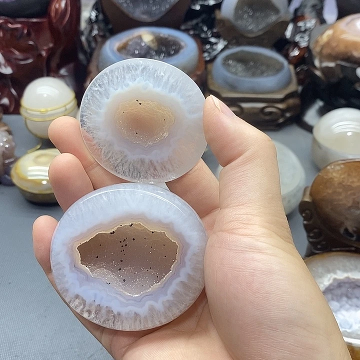 未镶嵌水晶大型摆件（非配饰）
