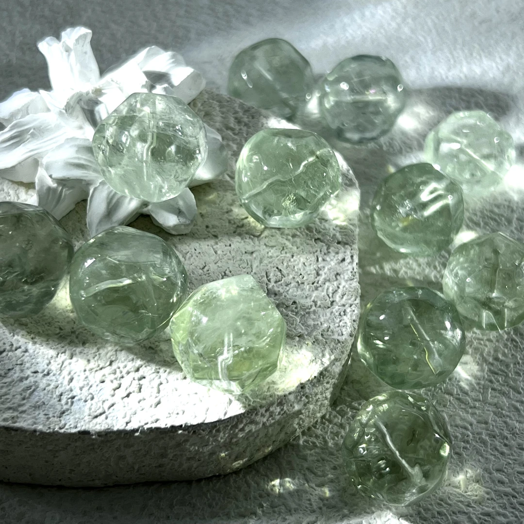 绿水晶菠萝珠17mm多样性随机发一颗B1056