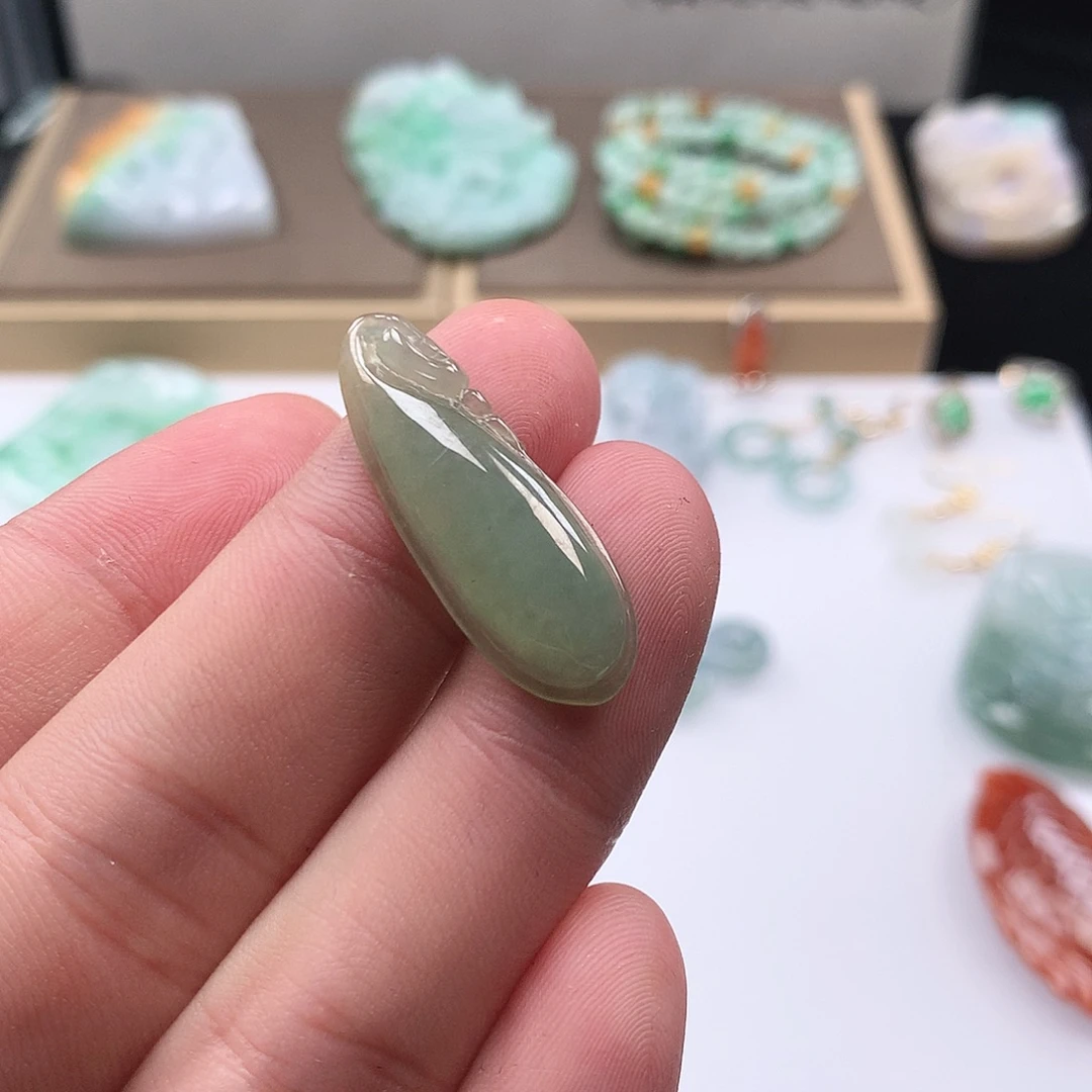 翡翠未镶嵌吊坠(不含链)