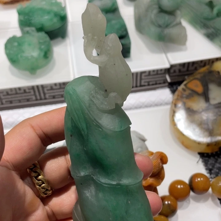 【闪购商品】未镶嵌石英质玉（黄龙玉）颈饰