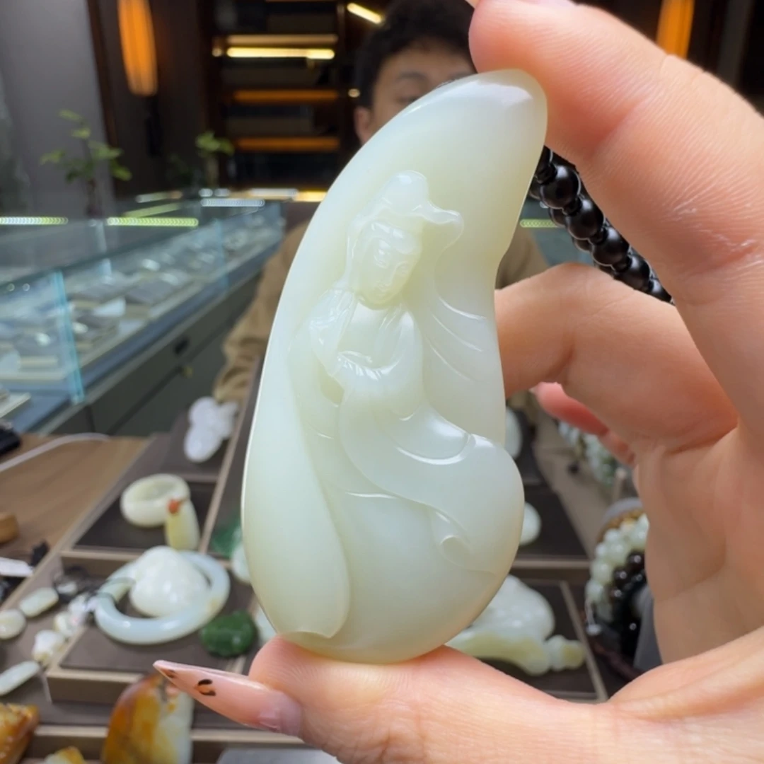 四***熊和田玉未镶嵌挂件