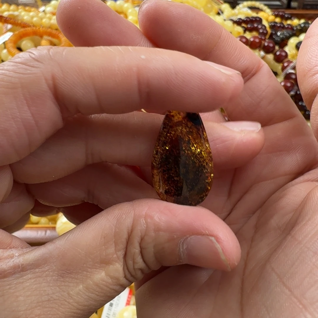 琥珀未镶嵌珠宝奇石