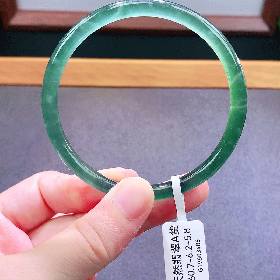 未镶嵌手镯翡翠天然翡翠