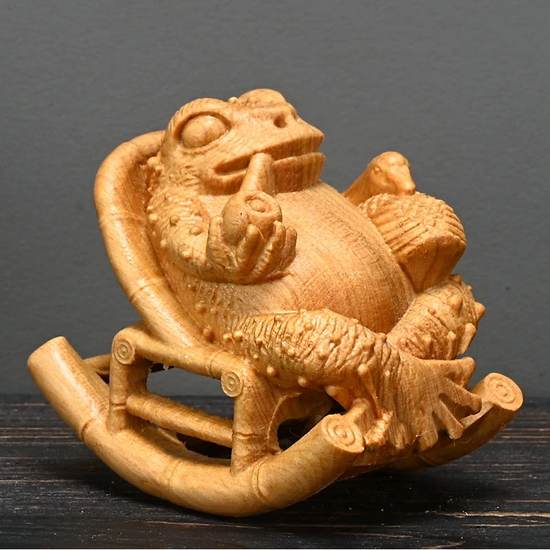 崖柏木摇摇椅蟾蜍摆件高6cm雕刻自在惬意金蟾把件人生赢家工艺品