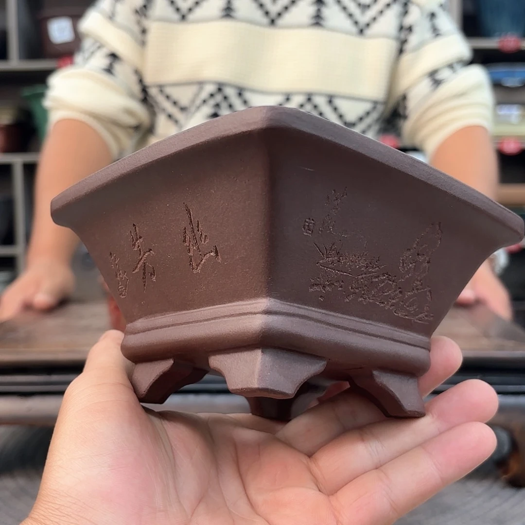 紫砂花盆紫砂的味道很浓