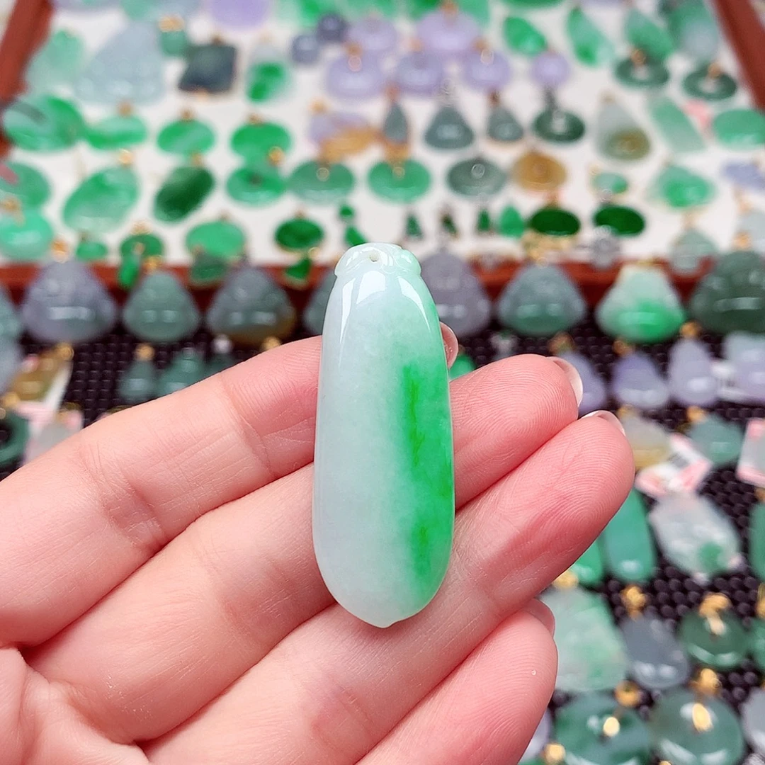 翡翠未镶嵌颈饰天然翡翠A货