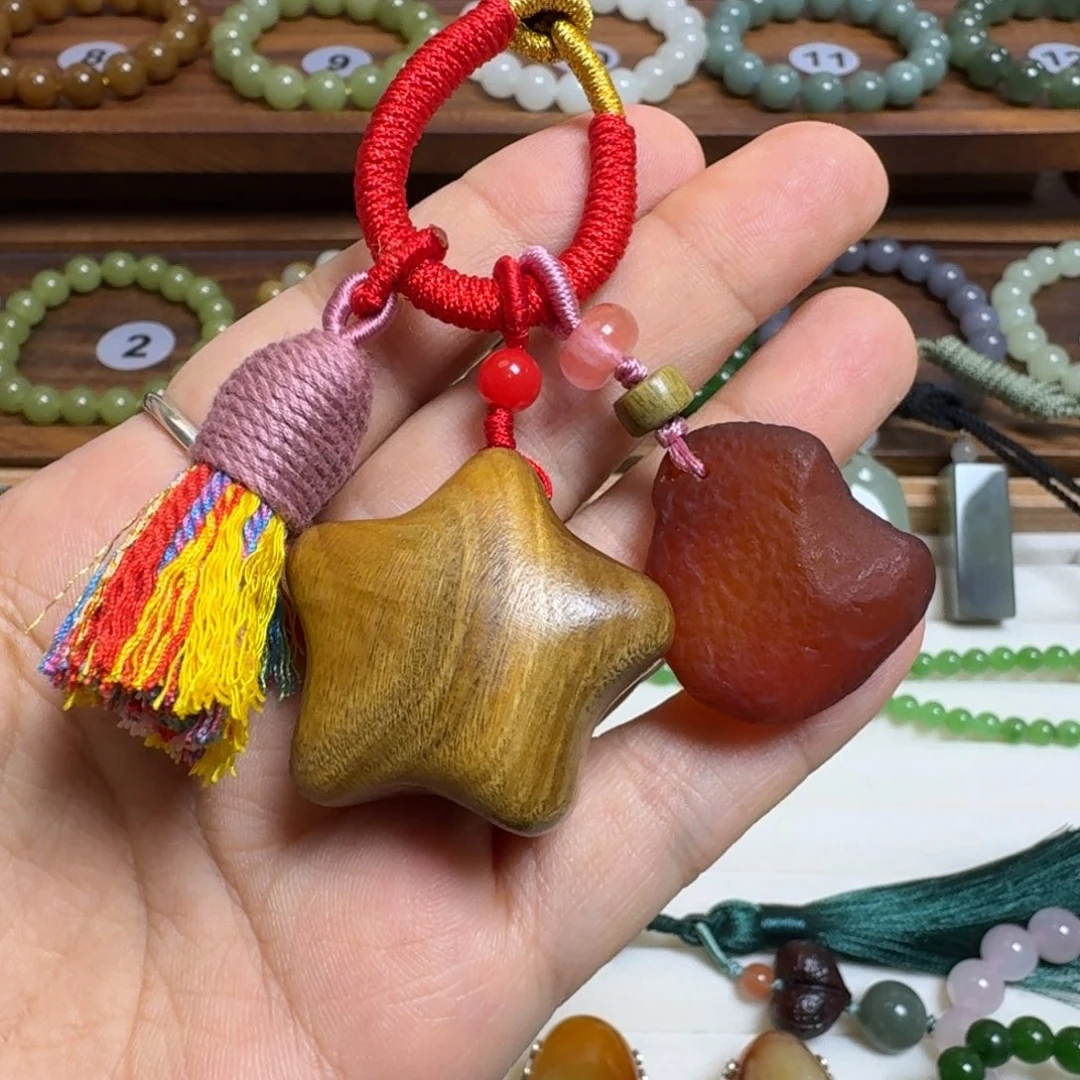 至***善琥珀未镶嵌颈饰琥珀挂件玉婉婉