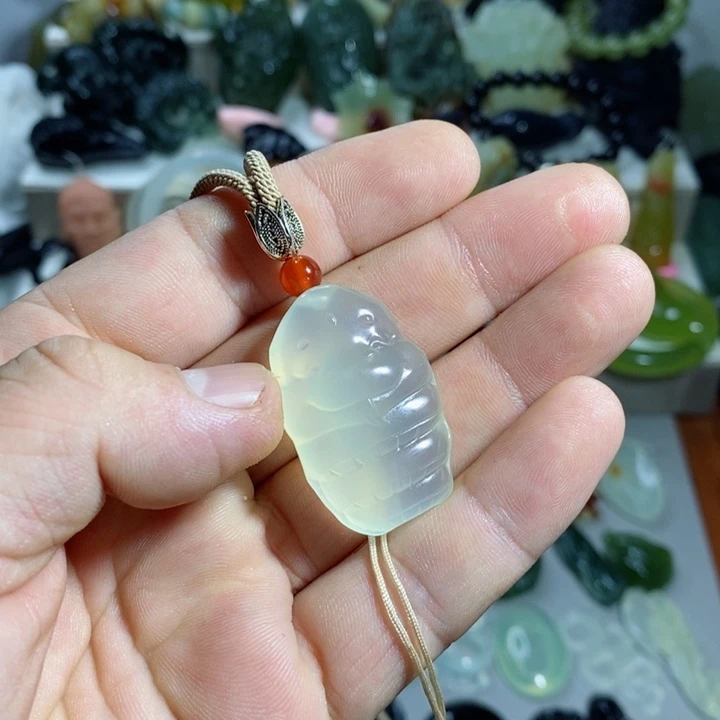 未镶嵌蛇纹石玉颈饰