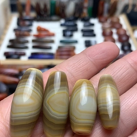 玛瑙/玉髓颈饰合金