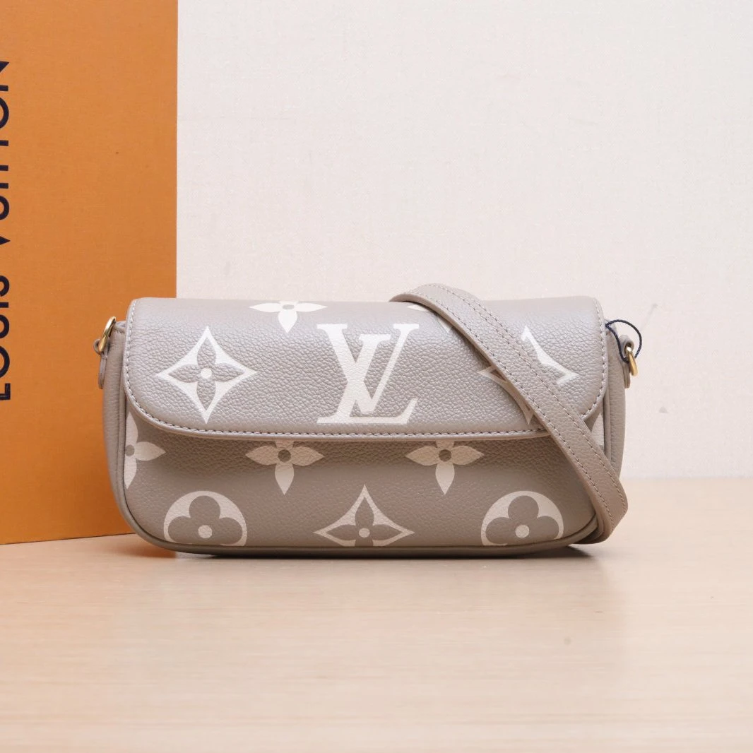 95新 LouisVuitton/路易威登 【娇】链条腋下包皮革C 芯片563364