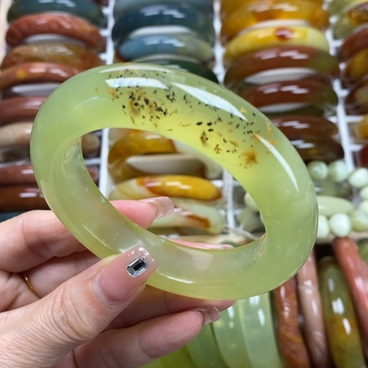 蛇纹石玉手镯未镶嵌57.5